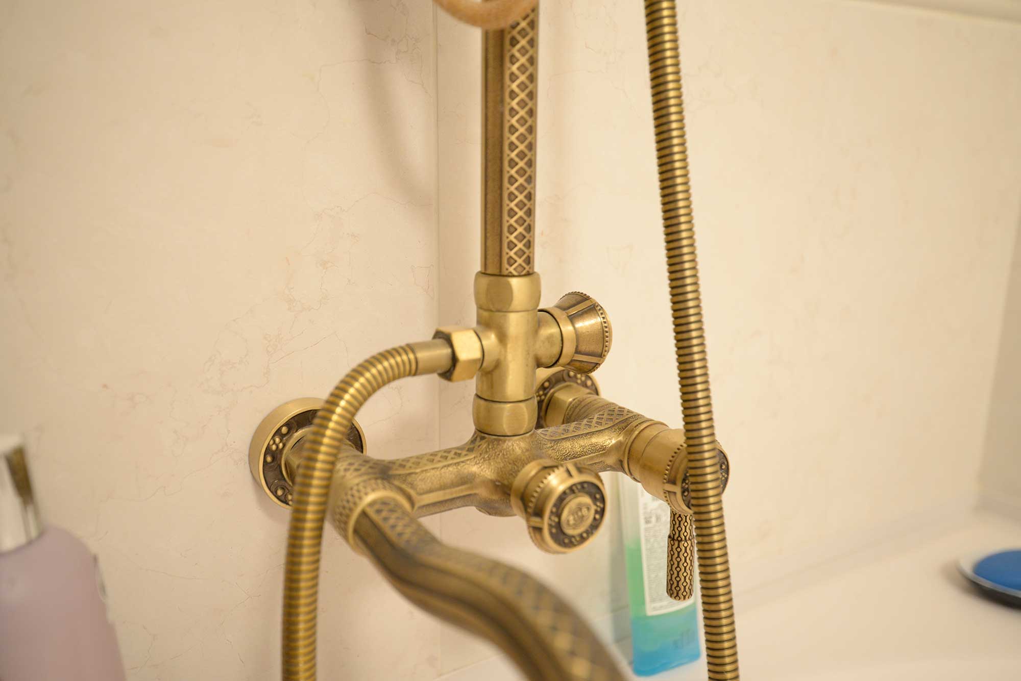 бронзовый смеситель для душа в ванне в стиле прованс